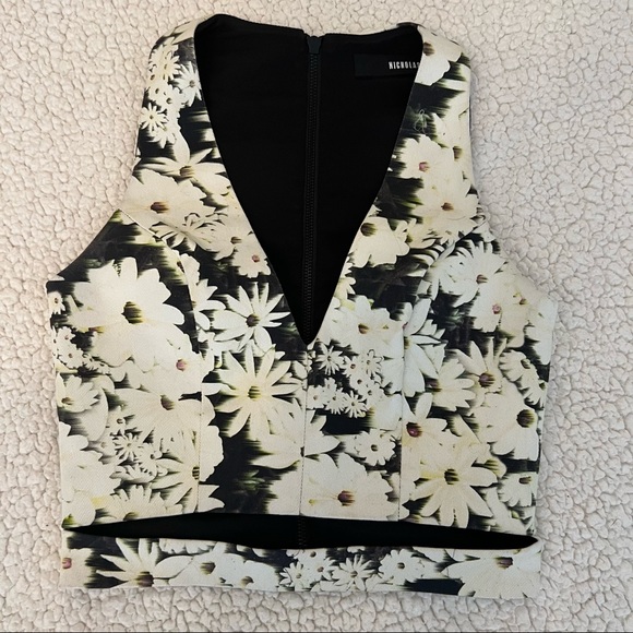 NICHOLAS Crop Top - Picture 3 of 10